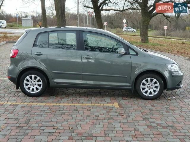 Зеленый Фольксваген Гольф Плюс, объемом двигателя 1.6 л и пробегом 124 тыс. км за 6999 $, фото 3 на Automoto.ua