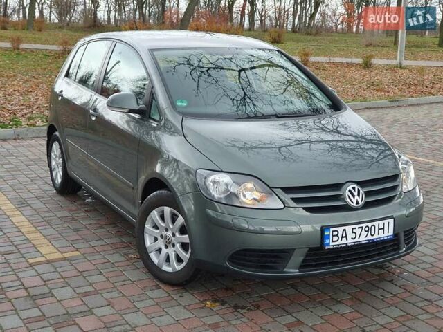 Зеленый Фольксваген Гольф Плюс, объемом двигателя 1.6 л и пробегом 124 тыс. км за 6999 $, фото 2 на Automoto.ua