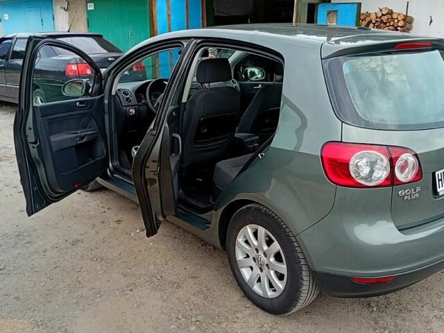 Зелений Фольксваген Golf Plus, об'ємом двигуна 2 л та пробігом 236 тис. км за 6150 $, фото 2 на Automoto.ua