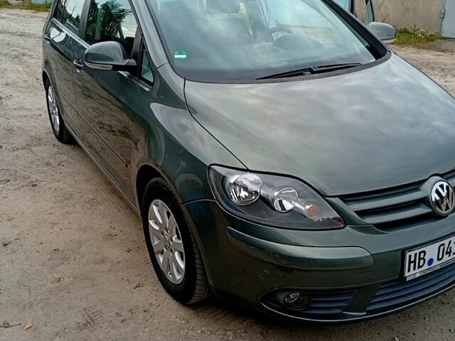 Зелений Фольксваген Golf Plus, об'ємом двигуна 2 л та пробігом 236 тис. км за 6150 $, фото 4 на Automoto.ua