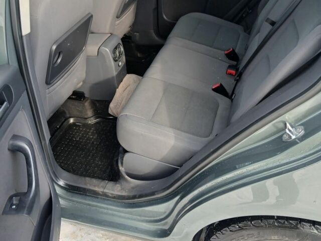 Зеленый Фольксваген Гольф Плюс, объемом двигателя 1.9 л и пробегом 312 тыс. км за 6000 $, фото 5 на Automoto.ua