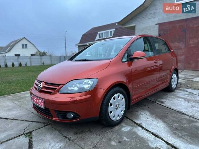Оранжевый Фольксваген Гольф Плюс, объемом двигателя 1.4 л и пробегом 149 тыс. км за 6000 $, фото 1 на Automoto.ua