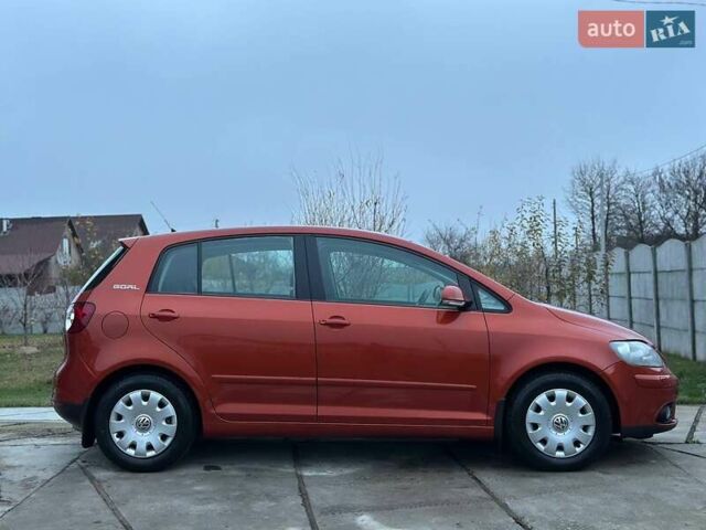 Оранжевый Фольксваген Гольф Плюс, объемом двигателя 1.4 л и пробегом 149 тыс. км за 6000 $, фото 7 на Automoto.ua