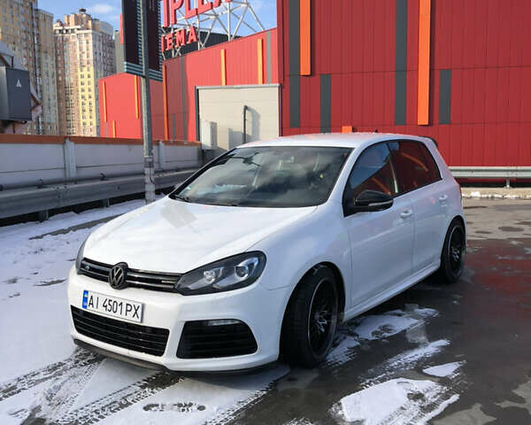 Білий Фольксваген Гольф Р, об'ємом двигуна 2 л та пробігом 181 тис. км за 16271 $, фото 19 на Automoto.ua