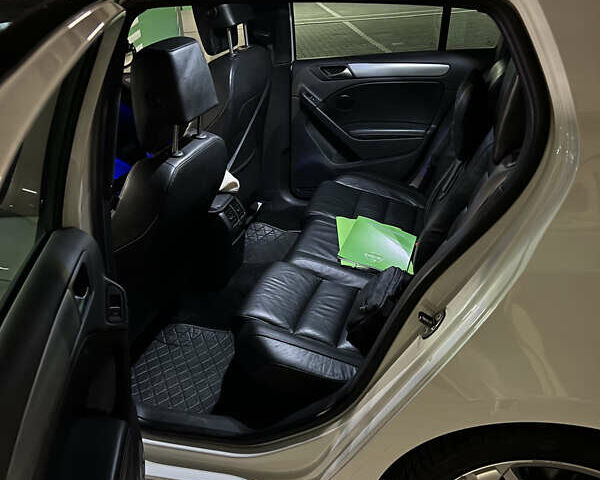 Белый Фольксваген Гольф Р, объемом двигателя 1.98 л и пробегом 190 тыс. км за 11000 $, фото 17 на Automoto.ua