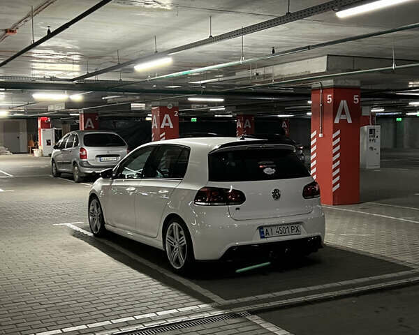 Белый Фольксваген Гольф Р, объемом двигателя 1.98 л и пробегом 190 тыс. км за 11000 $, фото 27 на Automoto.ua