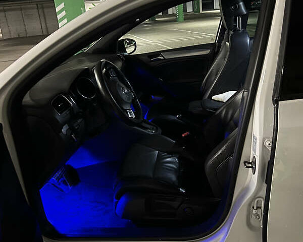 Белый Фольксваген Гольф Р, объемом двигателя 1.98 л и пробегом 190 тыс. км за 11000 $, фото 21 на Automoto.ua