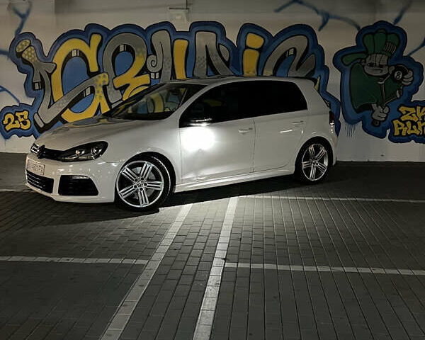 Белый Фольксваген Гольф Р, объемом двигателя 1.98 л и пробегом 190 тыс. км за 11000 $, фото 4 на Automoto.ua