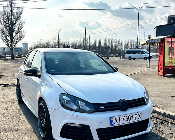 Білий Фольксваген Гольф Р, об'ємом двигуна 2 л та пробігом 181 тис. км за 16271 $, фото 17 на Automoto.ua