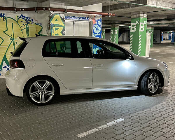 Белый Фольксваген Гольф Р, объемом двигателя 1.98 л и пробегом 190 тыс. км за 11000 $, фото 12 на Automoto.ua