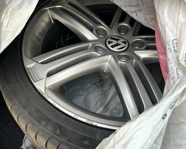 Білий Фольксваген Гольф Р, об'ємом двигуна 2 л та пробігом 181 тис. км за 16271 $, фото 26 на Automoto.ua