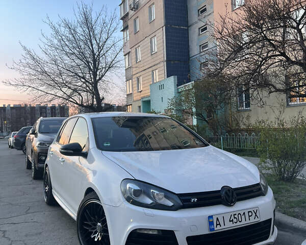 Білий Фольксваген Гольф Р, об'ємом двигуна 2 л та пробігом 181 тис. км за 16271 $, фото 12 на Automoto.ua