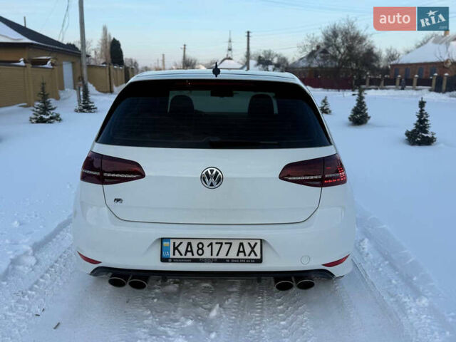 Білий Фольксваген Гольф Р, об'ємом двигуна 1.98 л та пробігом 150 тис. км за 17500 $, фото 5 на Automoto.ua