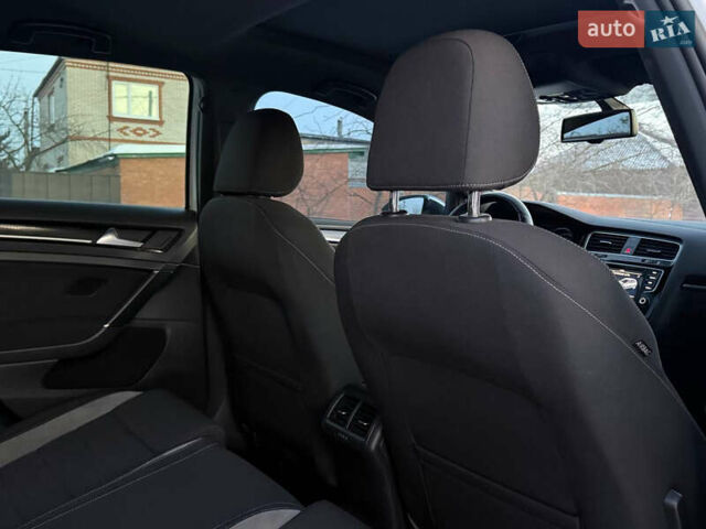 Білий Фольксваген Гольф Р, об'ємом двигуна 1.98 л та пробігом 150 тис. км за 17500 $, фото 14 на Automoto.ua