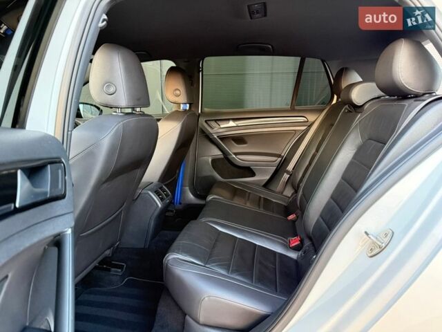 Білий Фольксваген Гольф Р, об'ємом двигуна 2 л та пробігом 138 тис. км за 17499 $, фото 49 на Automoto.ua