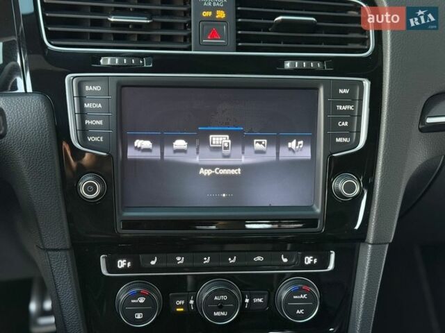 Білий Фольксваген Гольф Р, об'ємом двигуна 2 л та пробігом 138 тис. км за 17499 $, фото 58 на Automoto.ua