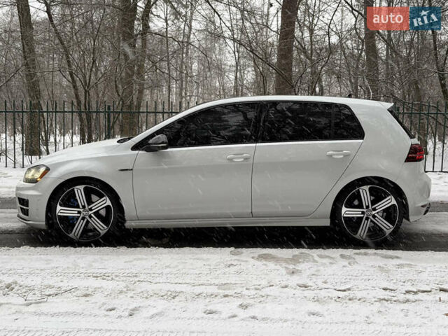 Белый Фольксваген Гольф Р, объемом двигателя 1.98 л и пробегом 136 тыс. км за 21500 $, фото 7 на Automoto.ua