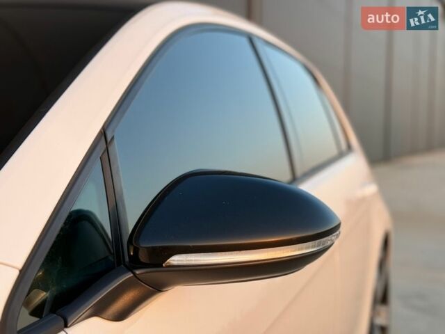 Білий Фольксваген Гольф Р, об'ємом двигуна 2 л та пробігом 138 тис. км за 17499 $, фото 18 на Automoto.ua