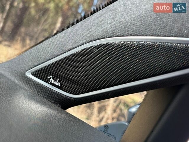 Белый Фольксваген Гольф Р, объемом двигателя 1.98 л и пробегом 137 тыс. км за 19000 $, фото 19 на Automoto.ua