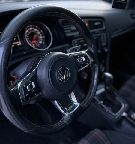 Белый Фольксваген Гольф Р, объемом двигателя 2 л и пробегом 180 тыс. км за 14999 $, фото 15 на Automoto.ua