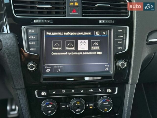 Білий Фольксваген Гольф Р, об'ємом двигуна 2 л та пробігом 138 тис. км за 17499 $, фото 61 на Automoto.ua