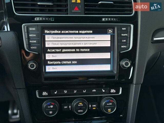 Білий Фольксваген Гольф Р, об'ємом двигуна 2 л та пробігом 138 тис. км за 17499 $, фото 64 на Automoto.ua