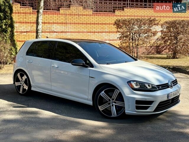 Белый Фольксваген Гольф Р, объемом двигателя 1.98 л и пробегом 137 тыс. км за 19000 $, фото 5 на Automoto.ua