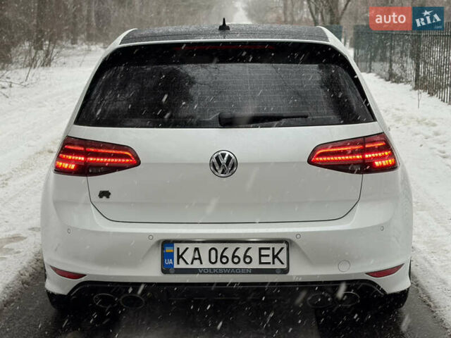 Белый Фольксваген Гольф Р, объемом двигателя 1.98 л и пробегом 136 тыс. км за 21500 $, фото 4 на Automoto.ua