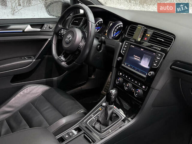 Белый Фольксваген Гольф Р, объемом двигателя 1.98 л и пробегом 136 тыс. км за 21500 $, фото 16 на Automoto.ua