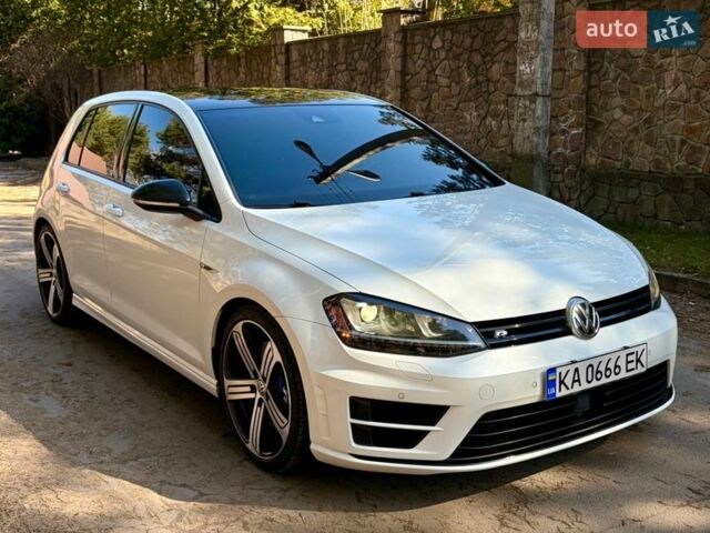 Белый Фольксваген Гольф Р, объемом двигателя 1.98 л и пробегом 137 тыс. км за 19000 $, фото 4 на Automoto.ua