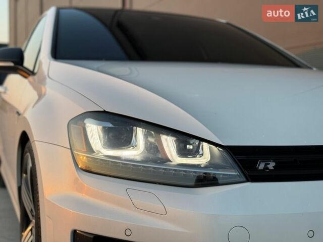 Білий Фольксваген Гольф Р, об'ємом двигуна 2 л та пробігом 138 тис. км за 17499 $, фото 27 на Automoto.ua