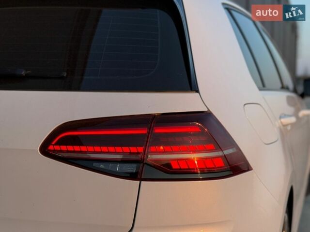 Білий Фольксваген Гольф Р, об'ємом двигуна 2 л та пробігом 138 тис. км за 17499 $, фото 30 на Automoto.ua
