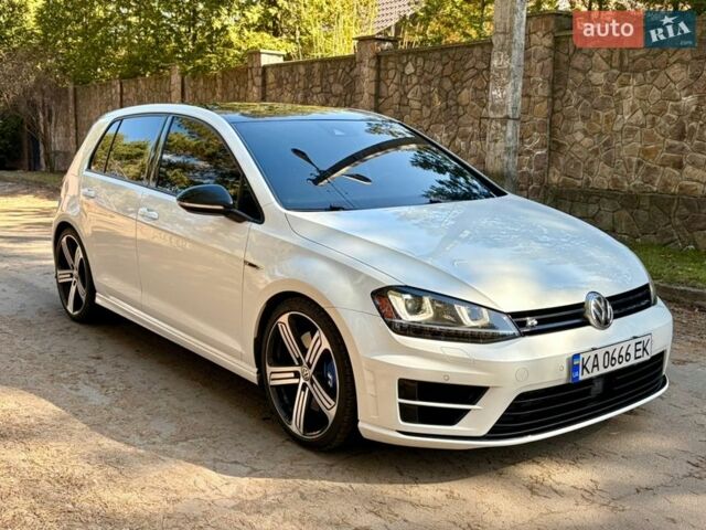 Белый Фольксваген Гольф Р, объемом двигателя 1.98 л и пробегом 137 тыс. км за 19000 $, фото 2 на Automoto.ua