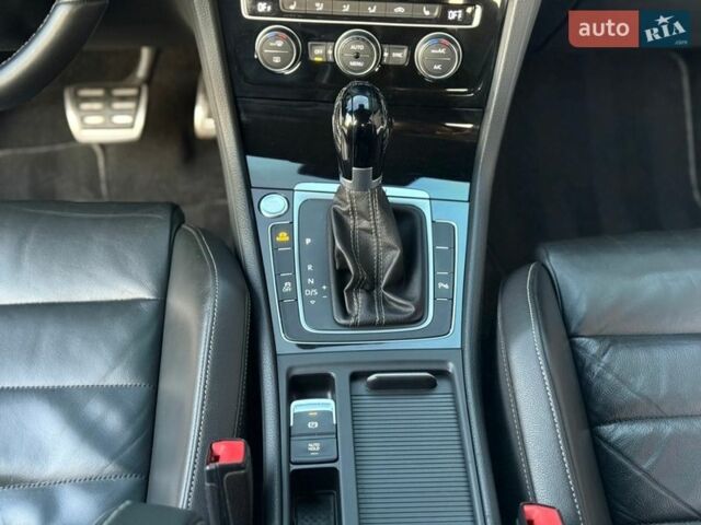 Білий Фольксваген Гольф Р, об'ємом двигуна 2 л та пробігом 138 тис. км за 17499 $, фото 40 на Automoto.ua