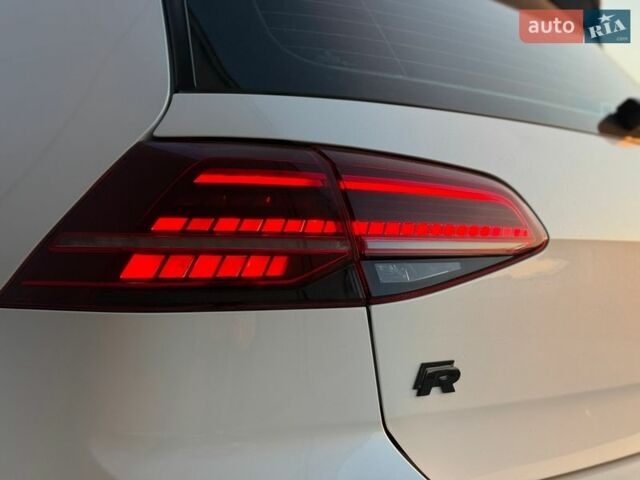Білий Фольксваген Гольф Р, об'ємом двигуна 2 л та пробігом 138 тис. км за 17499 $, фото 31 на Automoto.ua