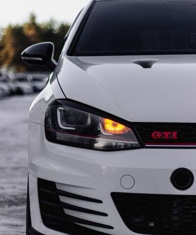 Белый Фольксваген Гольф Р, объемом двигателя 2 л и пробегом 180 тыс. км за 14999 $, фото 5 на Automoto.ua