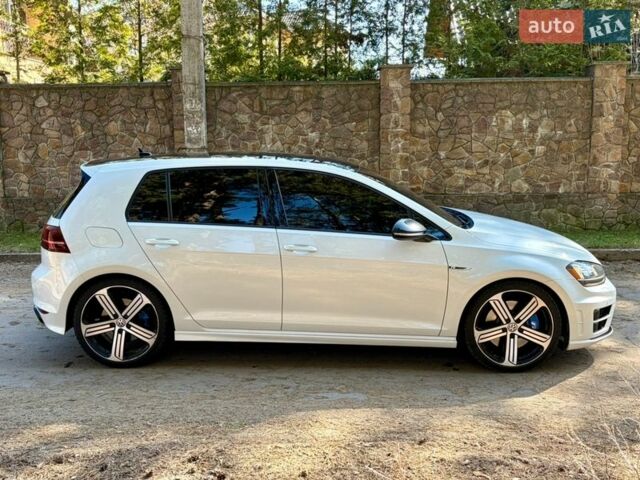 Белый Фольксваген Гольф Р, объемом двигателя 1.98 л и пробегом 137 тыс. км за 19000 $, фото 6 на Automoto.ua