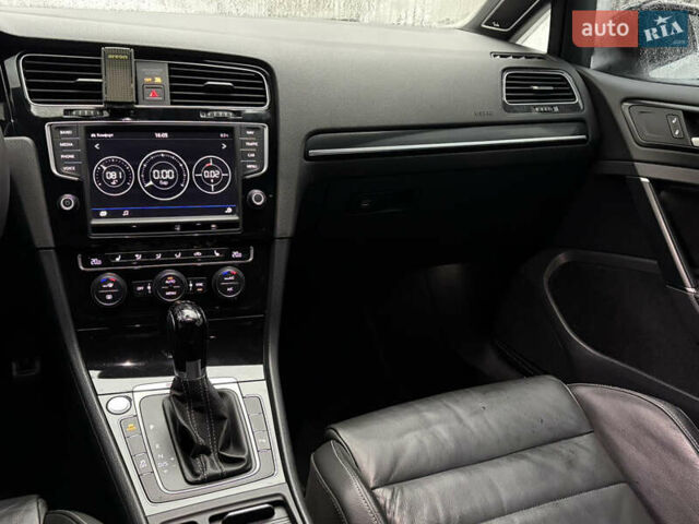 Белый Фольксваген Гольф Р, объемом двигателя 1.98 л и пробегом 136 тыс. км за 21500 $, фото 17 на Automoto.ua