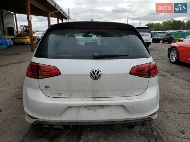 Белый Фольксваген Гольф Р, объемом двигателя 2 л и пробегом 104 тыс. км за 3000 $, фото 5 на Automoto.ua