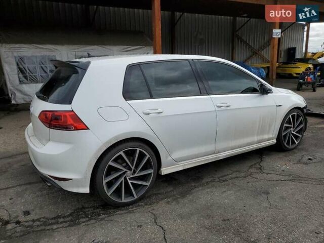 Белый Фольксваген Гольф Р, объемом двигателя 2 л и пробегом 104 тыс. км за 3000 $, фото 2 на Automoto.ua