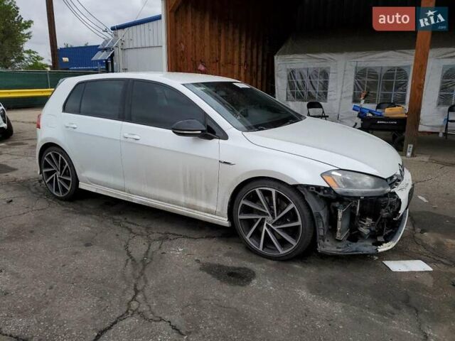 Белый Фольксваген Гольф Р, объемом двигателя 2 л и пробегом 104 тыс. км за 3000 $, фото 3 на Automoto.ua