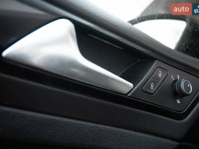 Білий Фольксваген Гольф Р, об'ємом двигуна 1.98 л та пробігом 111 тис. км за 20900 $, фото 25 на Automoto.ua