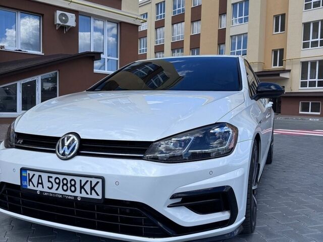 Белый Фольксваген Гольф Р, объемом двигателя 1.98 л и пробегом 115 тыс. км за 24500 $, фото 1 на Automoto.ua