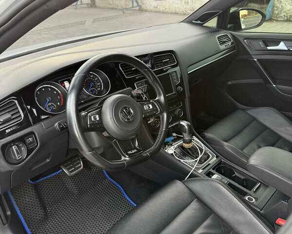 Белый Фольксваген Гольф Р, объемом двигателя 1.97 л и пробегом 154 тыс. км за 22000 $, фото 10 на Automoto.ua