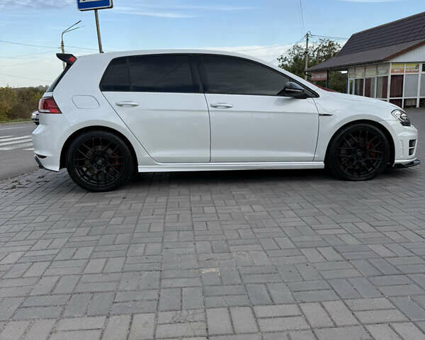 Белый Фольксваген Гольф Р, объемом двигателя 1.97 л и пробегом 154 тыс. км за 22000 $, фото 4 на Automoto.ua