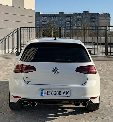 Белый Фольксваген Гольф Р, объемом двигателя 2 л и пробегом 129 тыс. км за 21000 $, фото 5 на Automoto.ua