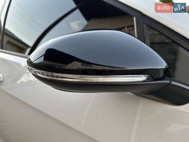 Білий Фольксваген Гольф Р, об'ємом двигуна 1.97 л та пробігом 64 тис. км за 26700 $, фото 44 на Automoto.ua