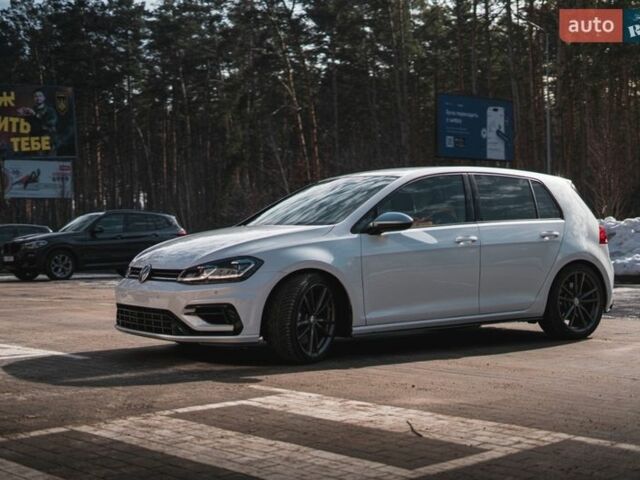 Белый Фольксваген Гольф Р, объемом двигателя 1.97 л и пробегом 57 тыс. км за 25499 $, фото 48 на Automoto.ua