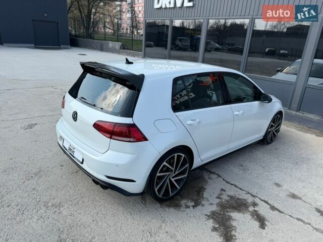Белый Фольксваген Гольф Р, объемом двигателя 2 л и пробегом 85 тыс. км за 27800 $, фото 19 на Automoto.ua