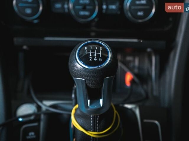 Белый Фольксваген Гольф Р, объемом двигателя 1.97 л и пробегом 57 тыс. км за 25499 $, фото 81 на Automoto.ua